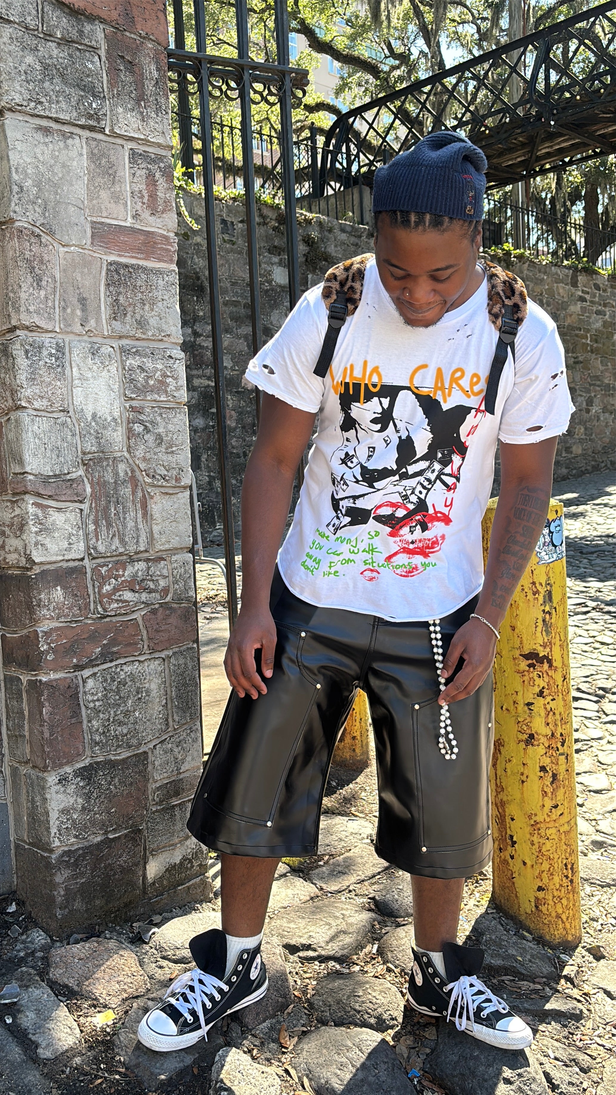 cash kisses tee