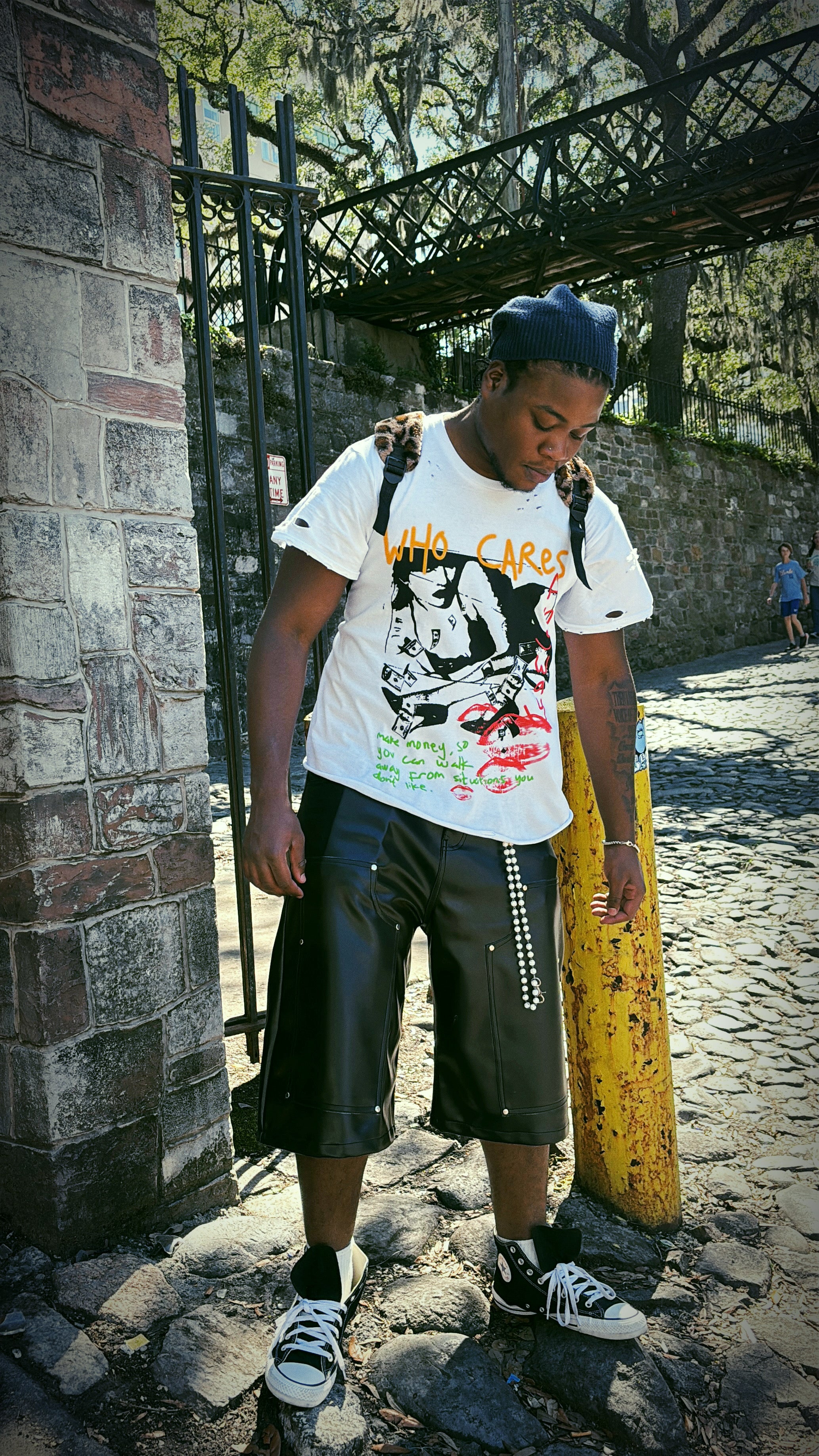 cash kisses tee